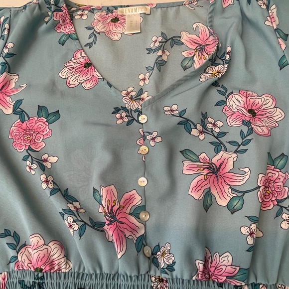 Revamped flower crop top - Picture 2 of 4